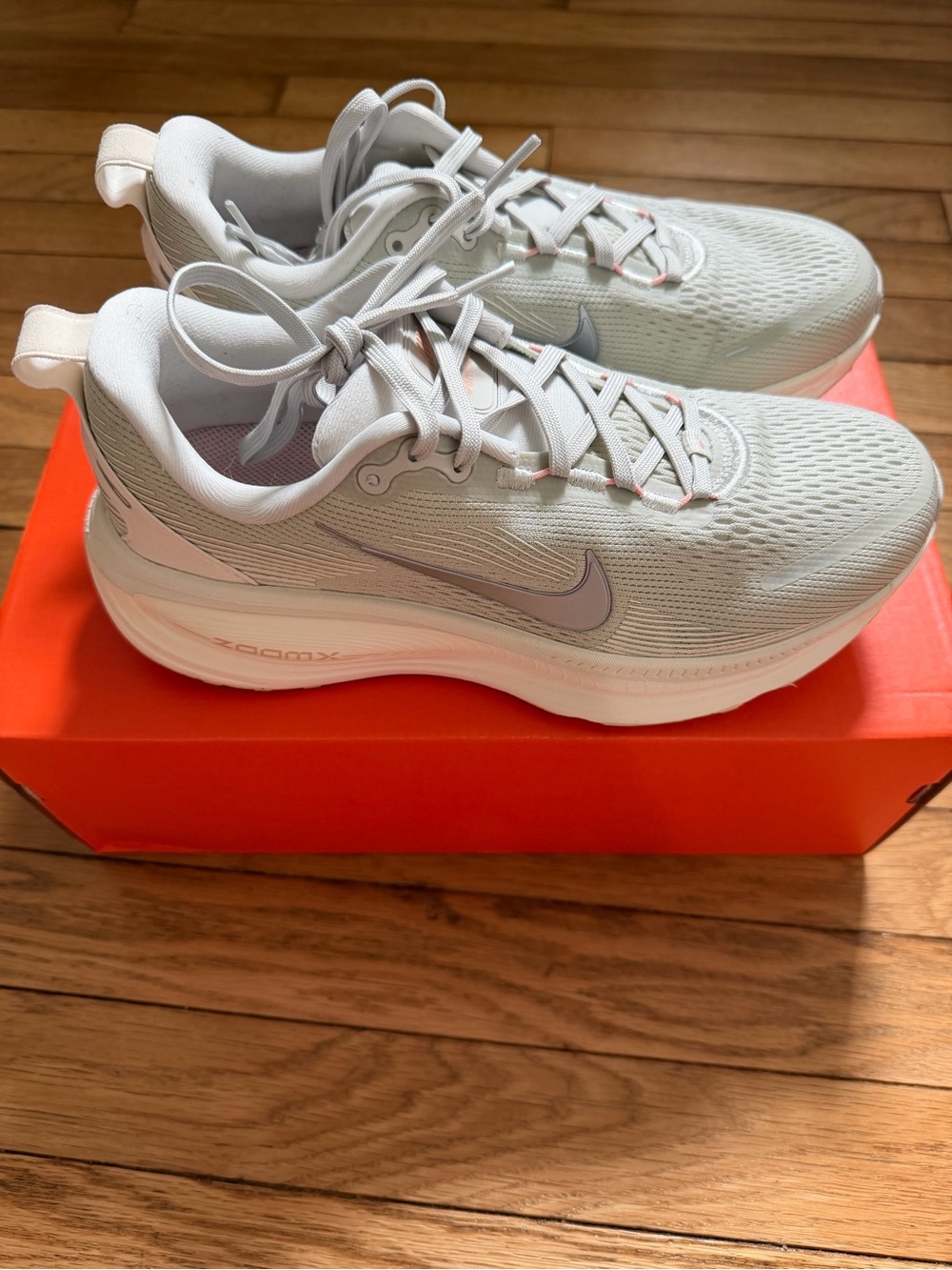 Nike Women’s Vomero Running Sneakers - Picture 4 of 6